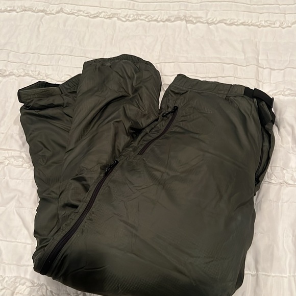 XL Climashield ALL weather pants in deep green - Picture 4 of 4